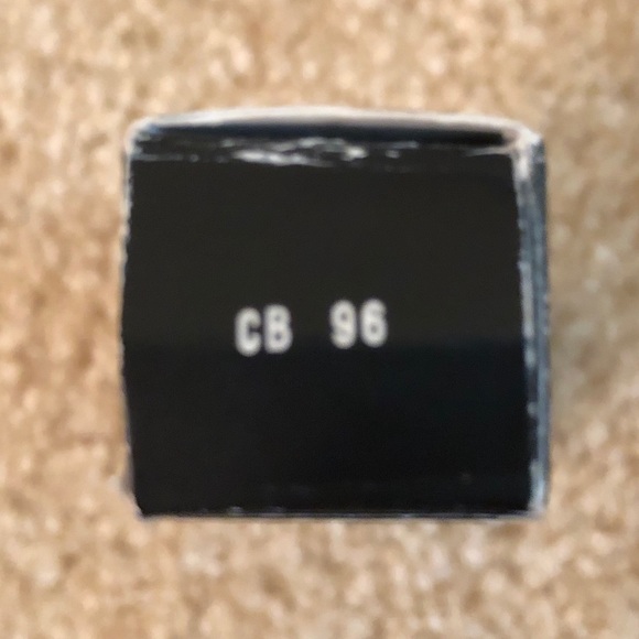 MAC Frost Lipstick - Picture 4 of 4